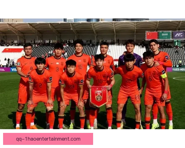 中国男足在十八强赛中奋力拼搏展现坚韧精神风采