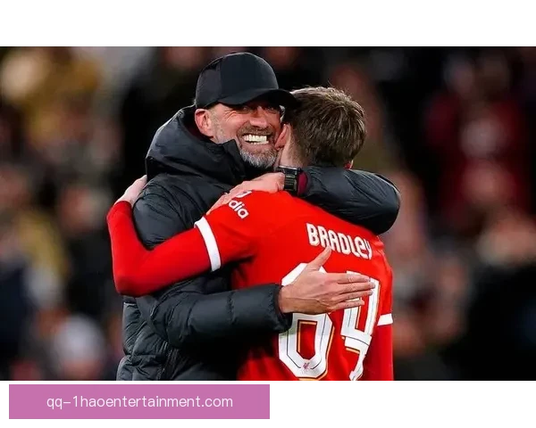 克洛普告别赛季利物浦力压对手捧起联赛杯圆满谢幕